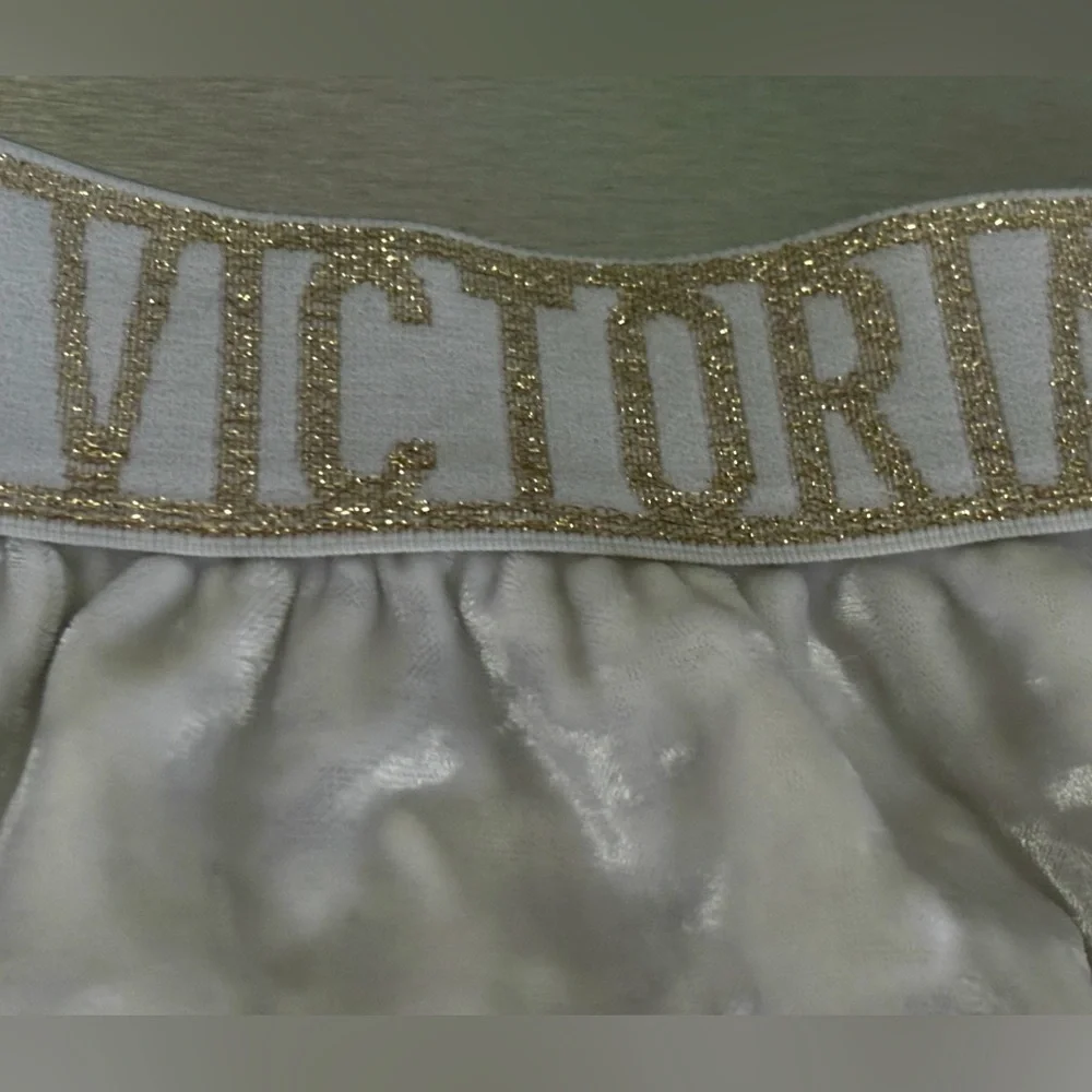 Victoria’s Secret crush velvet boxers S